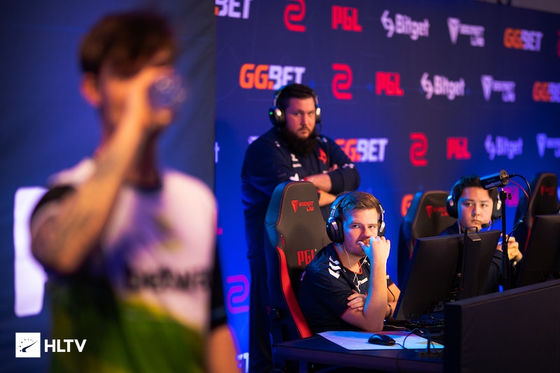 并存的勇士 并存的勇士